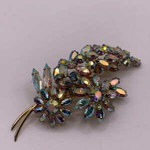 Vintage Sherman AB crystal bouquet brooch